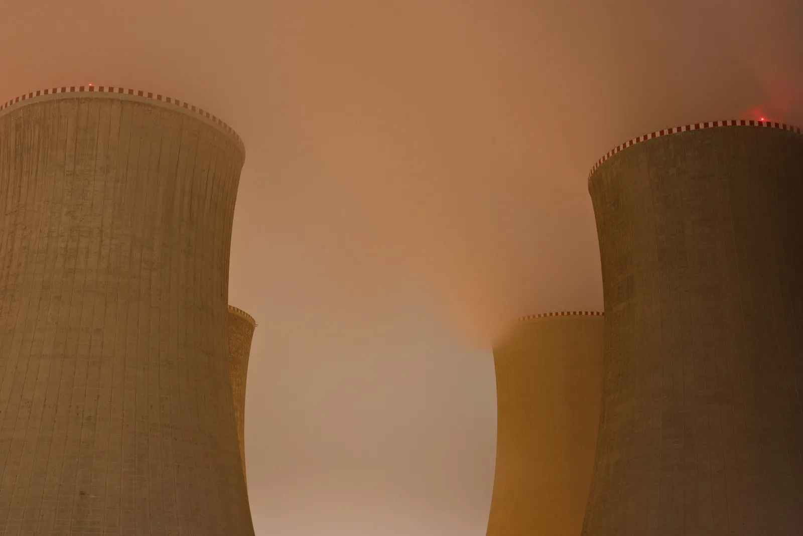 Korejci rozšíří Dukovany: Co znamená nová dohoda pro českou energetiku?