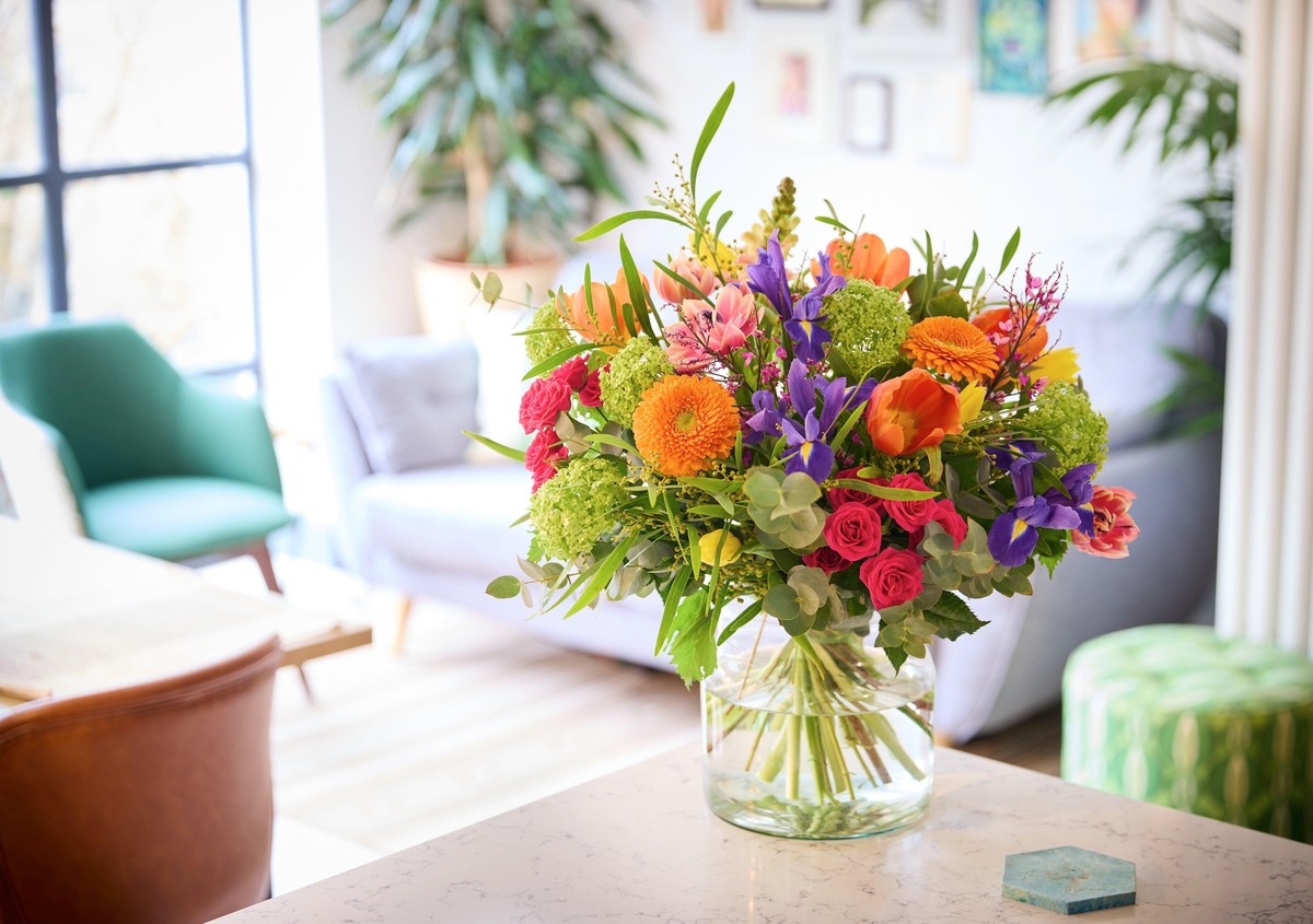 Květinářky prozradily: proč vždy přidávají cukr do vázy s květinami