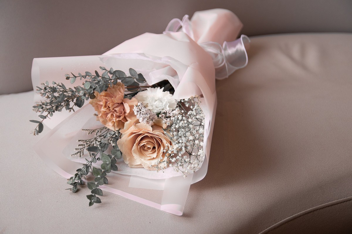 Květinář prozrazuje: jak poznat, že vaše růže ve váze umírá zbytečně - image 2