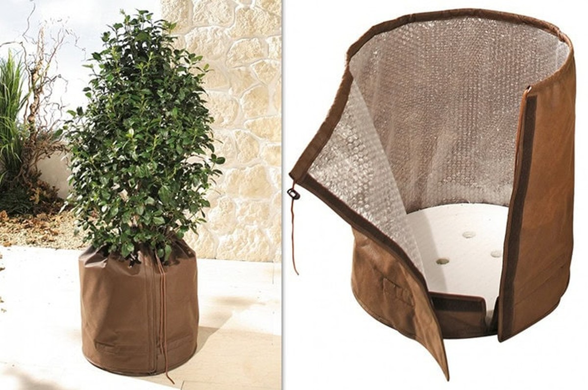 Papírové ručníky pod květináče chrání parkety a drží vlhkost - image 1