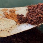 Skořice na hnoji: proč ji zahradníci přidávají do každého kyblíku