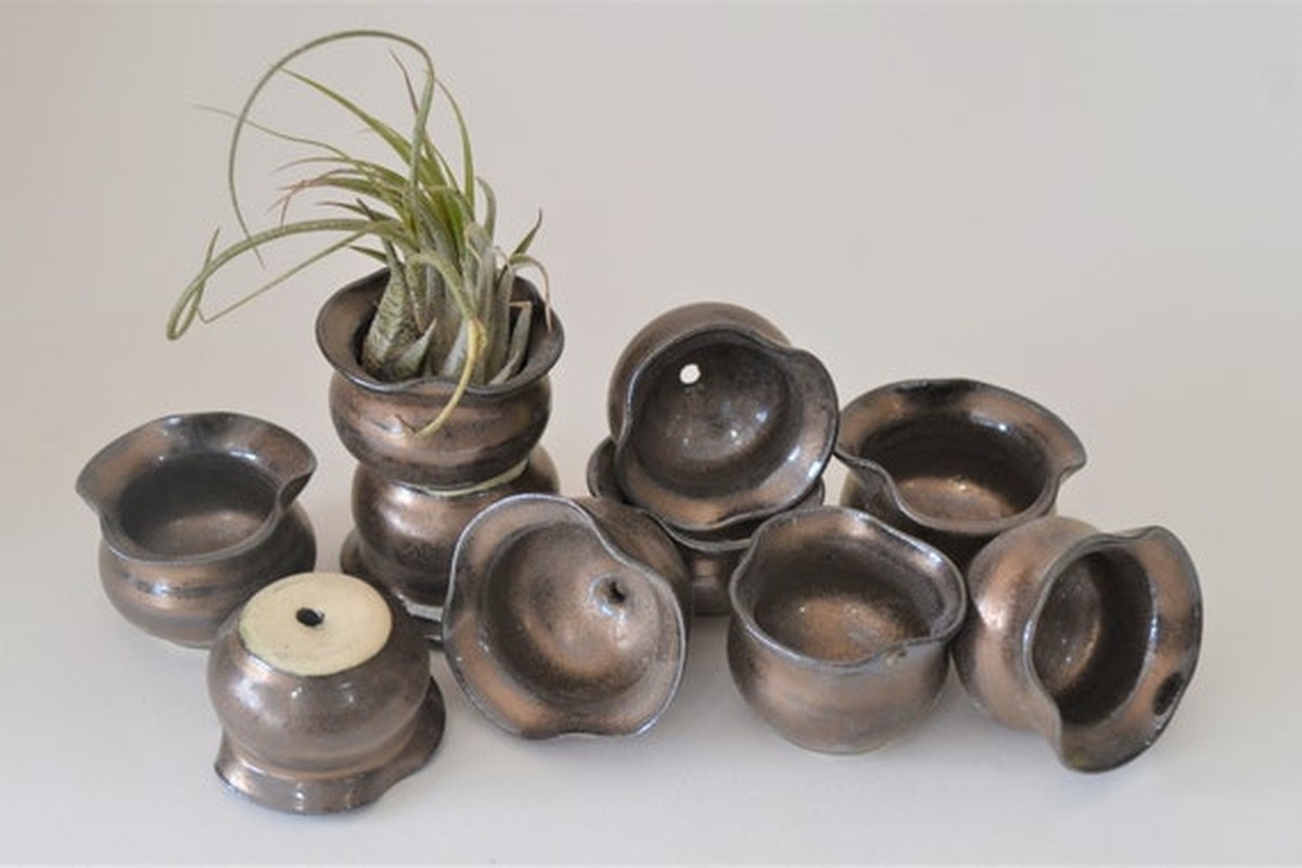 Staré punčochy jako květináče: geniální řešení pro péči o muškáty