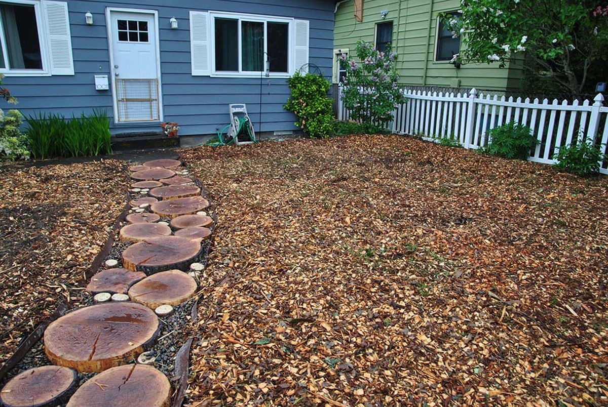 Noviny na dně záhonu – starobylá metoda proti plevům, kterou zapomněli zahradníci - image 2