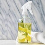 Octový sprej z černé houbičky: Řešení na plíseň, které firmy skrývají