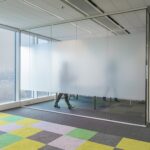 Sůl na okna v zimě – jednoduchý trik, který zabere lépe než solanka