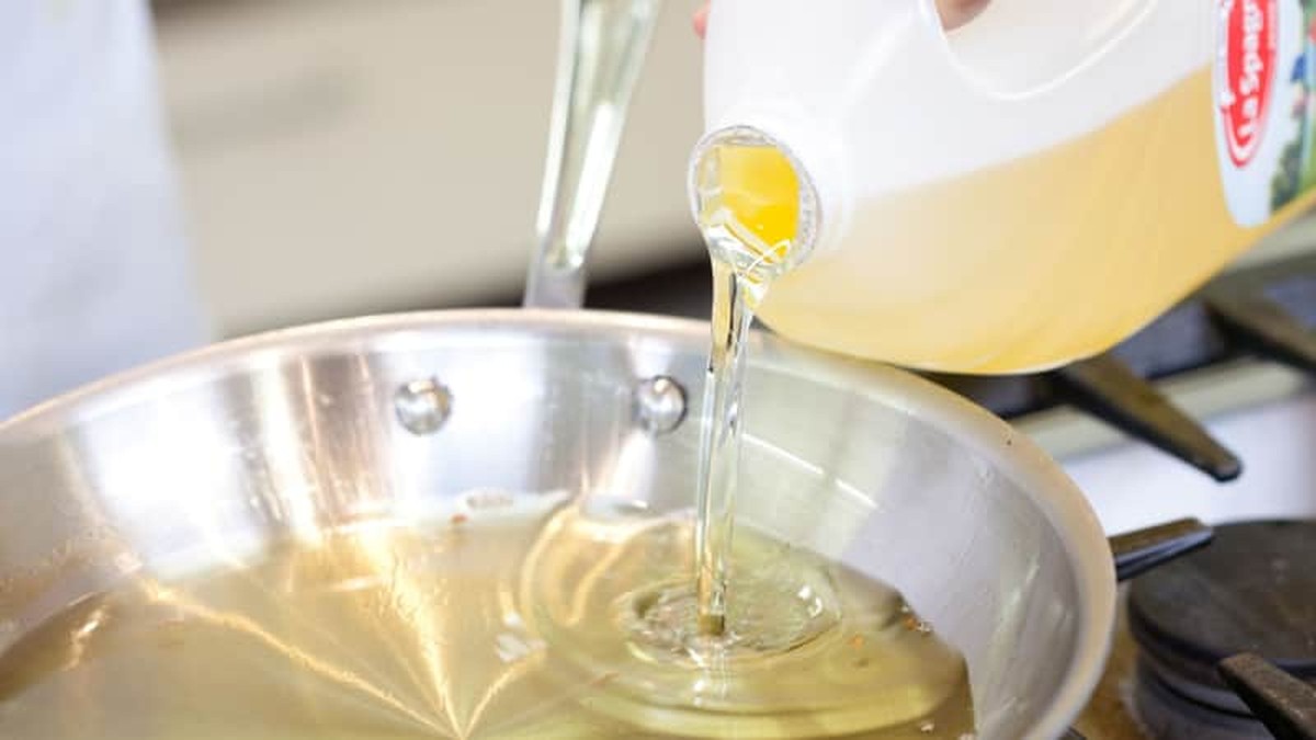 Zahradníci své sousedy varují: nikdy do záhonu tohle nepřidávejte