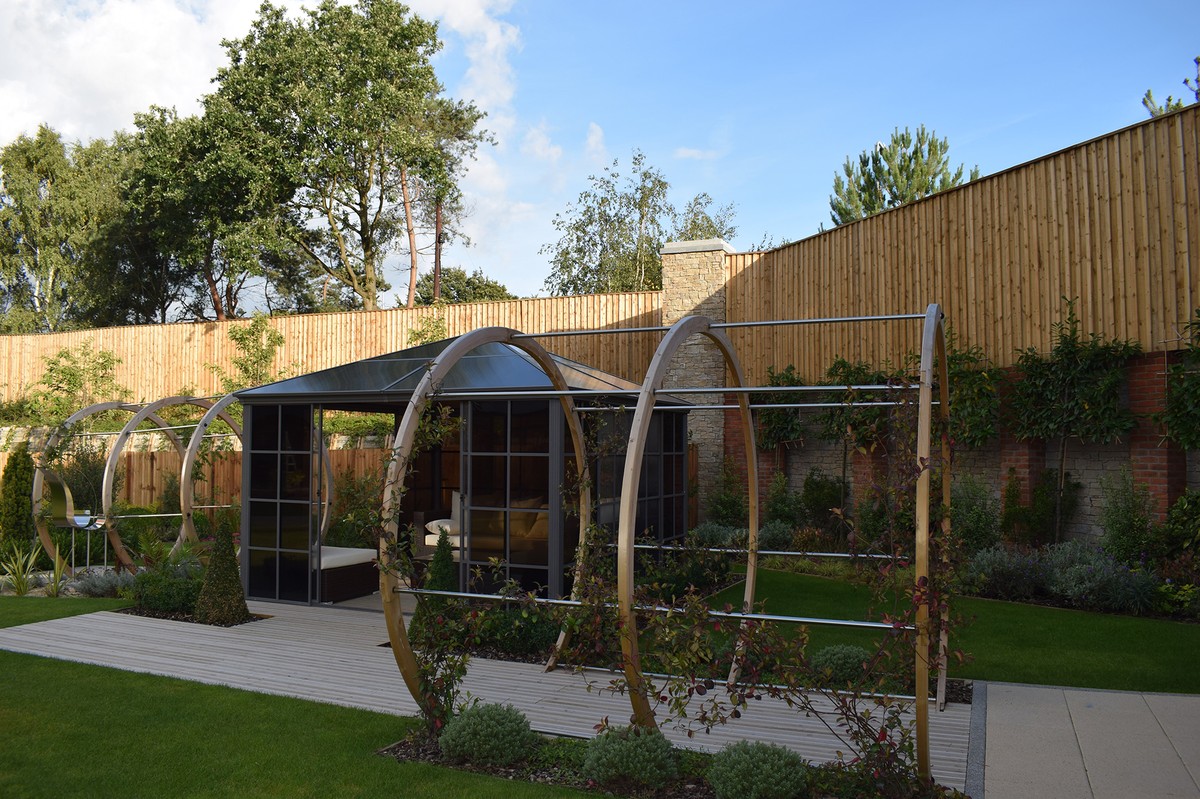 Hliníková fólie za záhradním plotem? Proč se zde váží až o 40% méně hmyzu - image 1