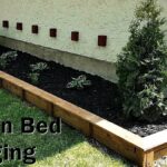 Papírová páska na okrajích záhonu brání plevelům za pár korun